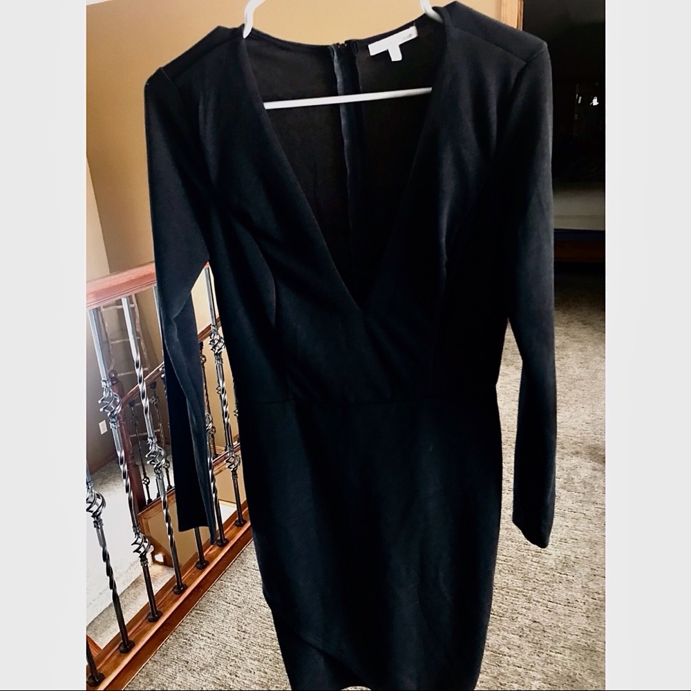 Deep V Midi Black Dress 🖤❤️‍🔥